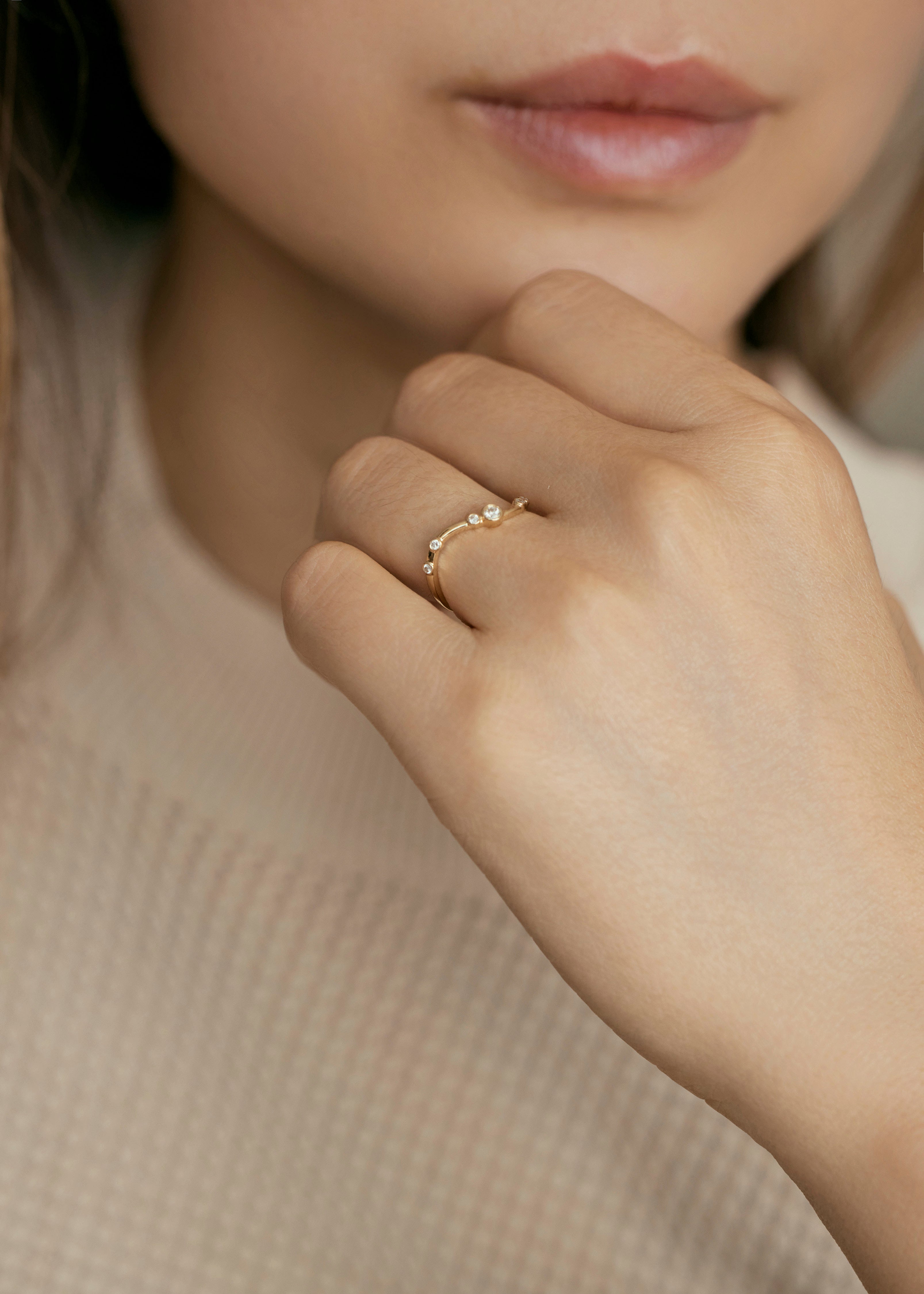 Heirloom Wave Bubble 0.16ct 6 Diamond Ring