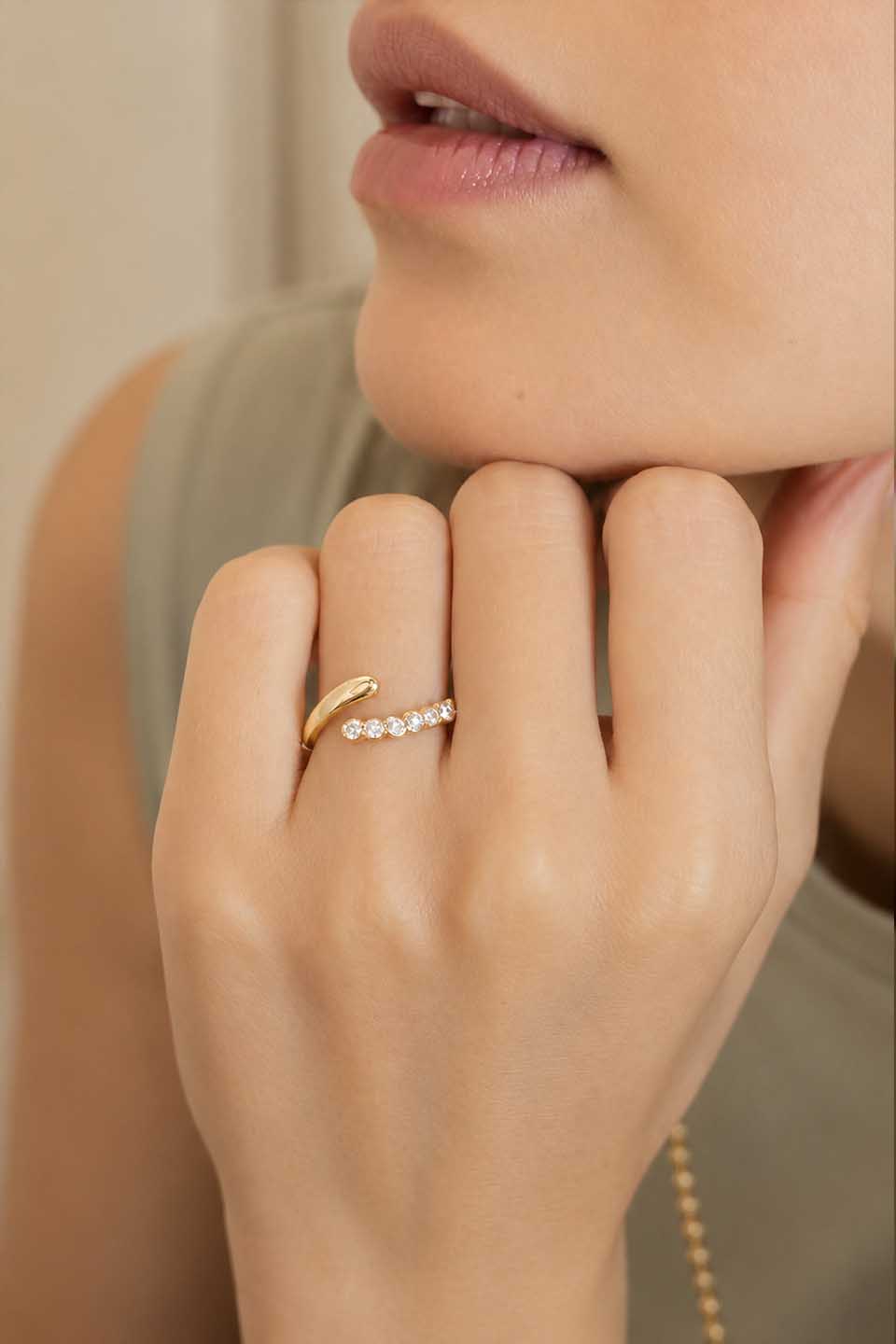 Heirloom Wave Bubble 0.35ct 7 Diamond Open Band Ring