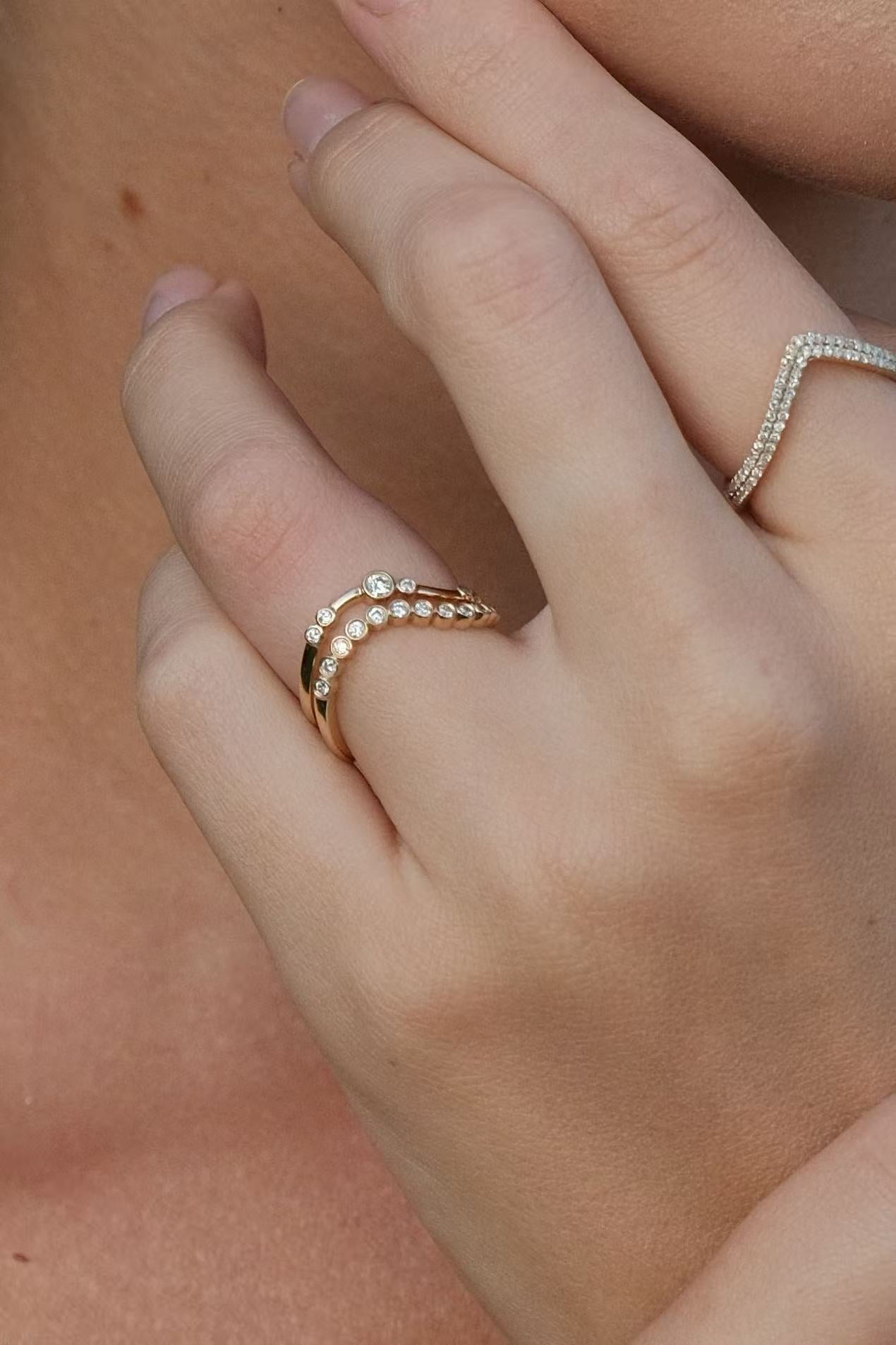 Heirloom Wave Bubble 0.16ct 6 Diamond Ring