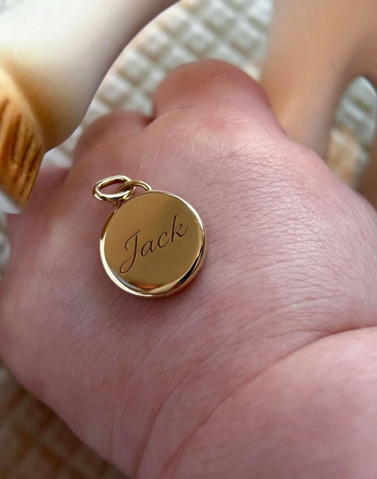Heirloom Engravable Messenger Pendant Necklace