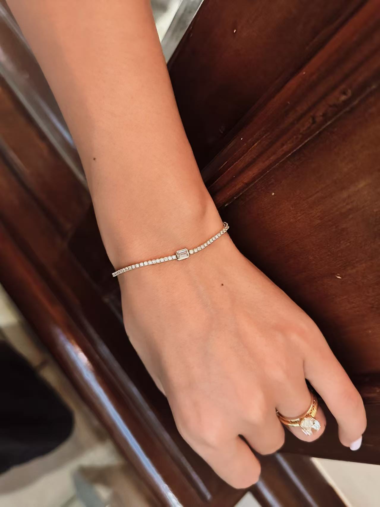 Heirloom 2ct Center Diamond 1.7mm Tennis Bracelet