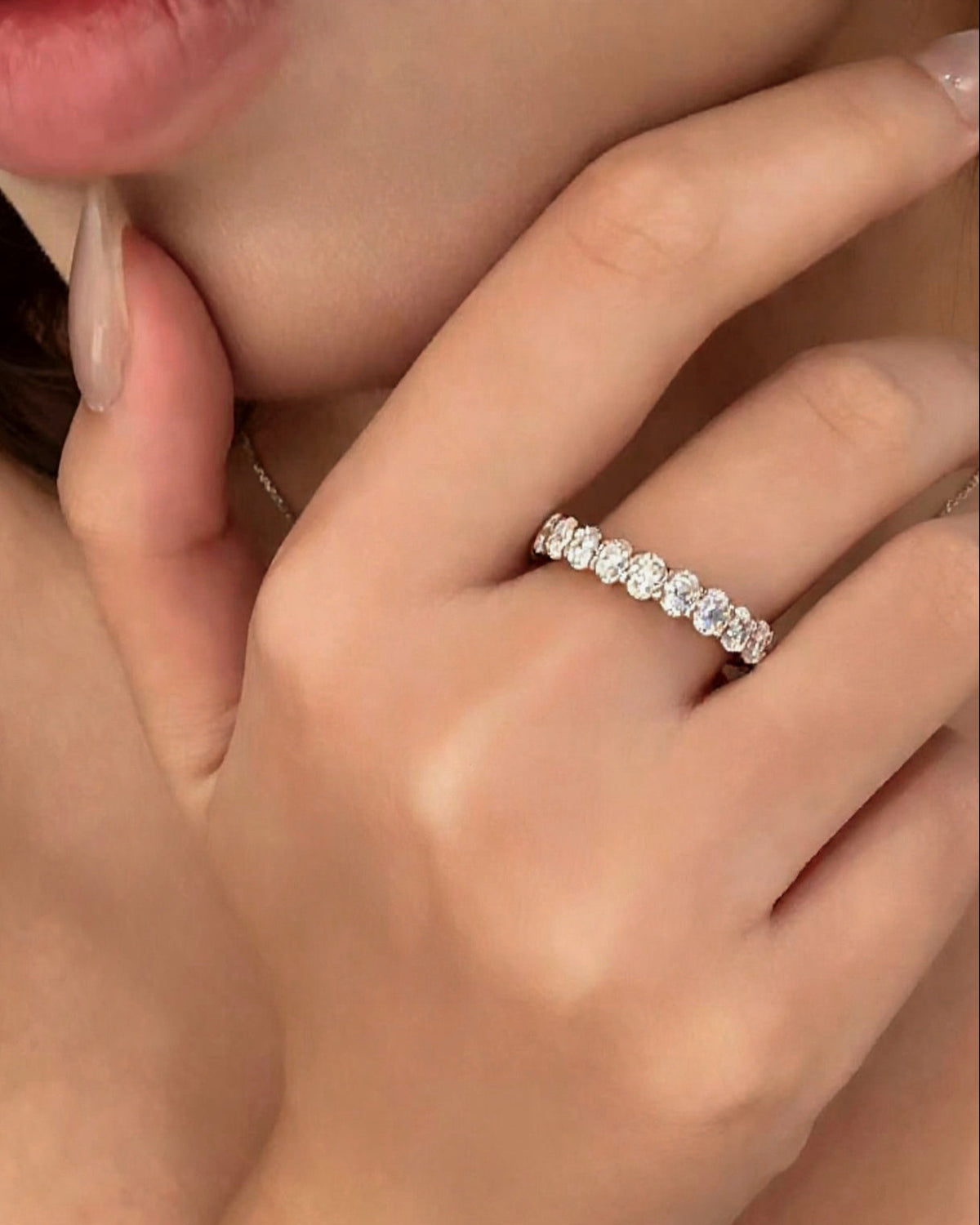24 Hours Oval Cut Claw Set Champagne Gold Moissanite Eternity Ring 3ct