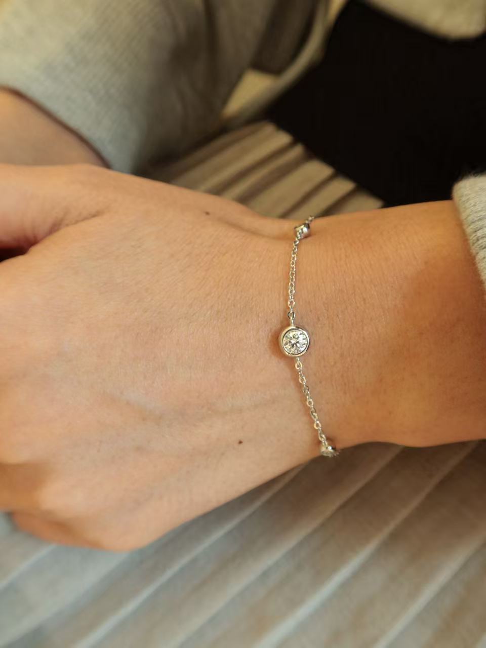 24 Hours Bubble 7mm and 4mm Moissanite Bracelet 0.6ct